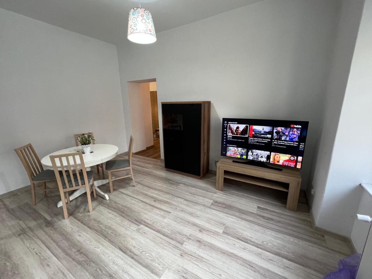 Apartament 3 Pokojowy Z Parkingiem Apartment Zabkowice Slaskie Exterior photo